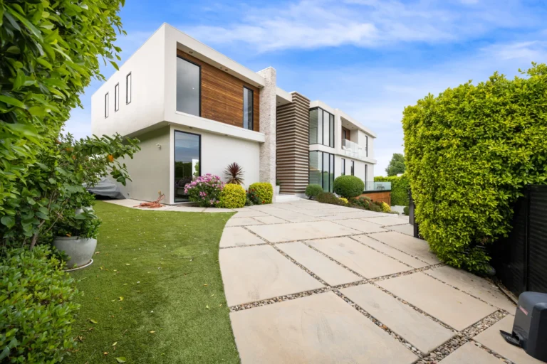 Modern House Bali: Shaping the Future of Island Living